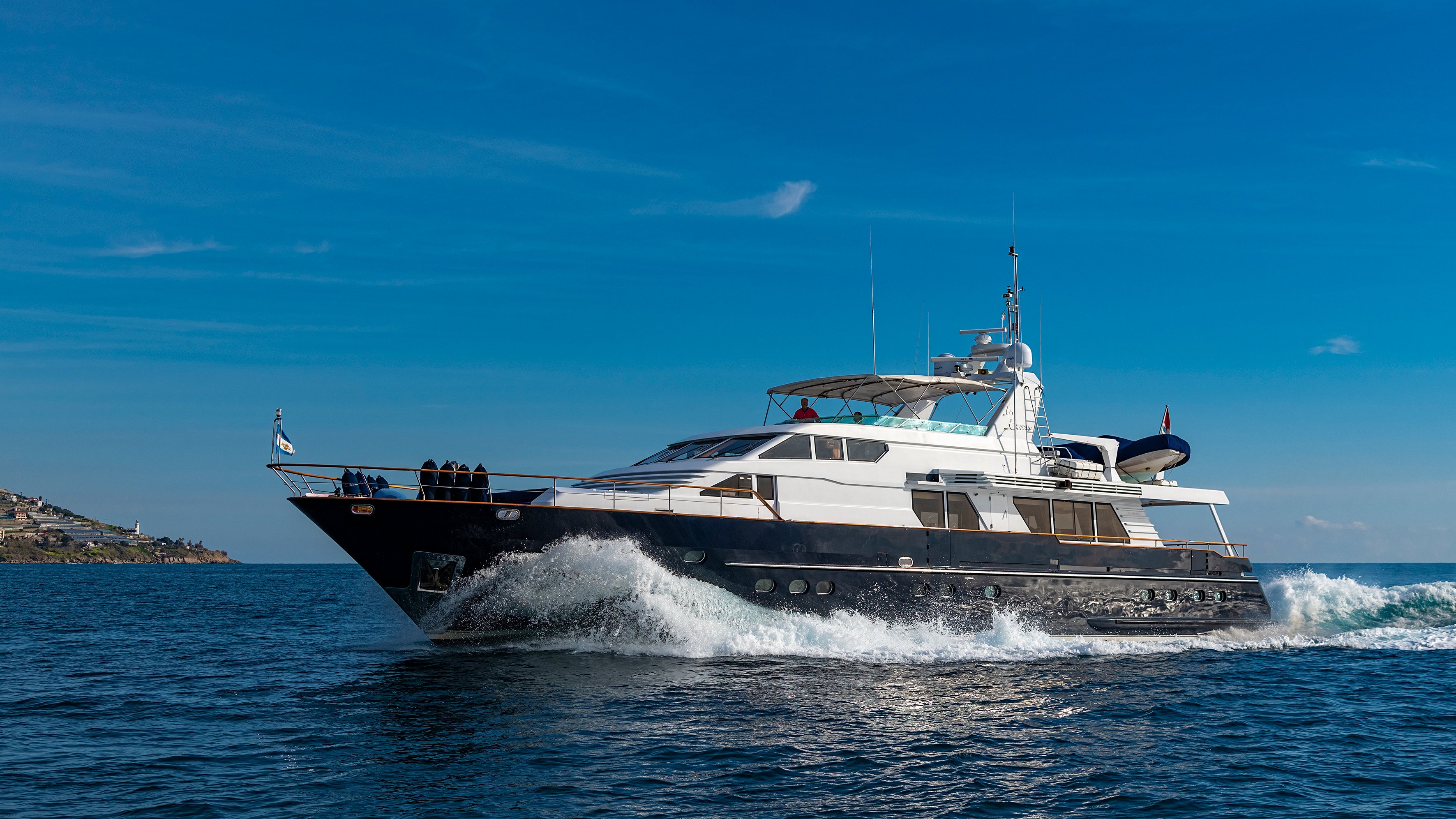lowland-de-vries-lentsch-aluminium-planing-yacht-for-sale-01