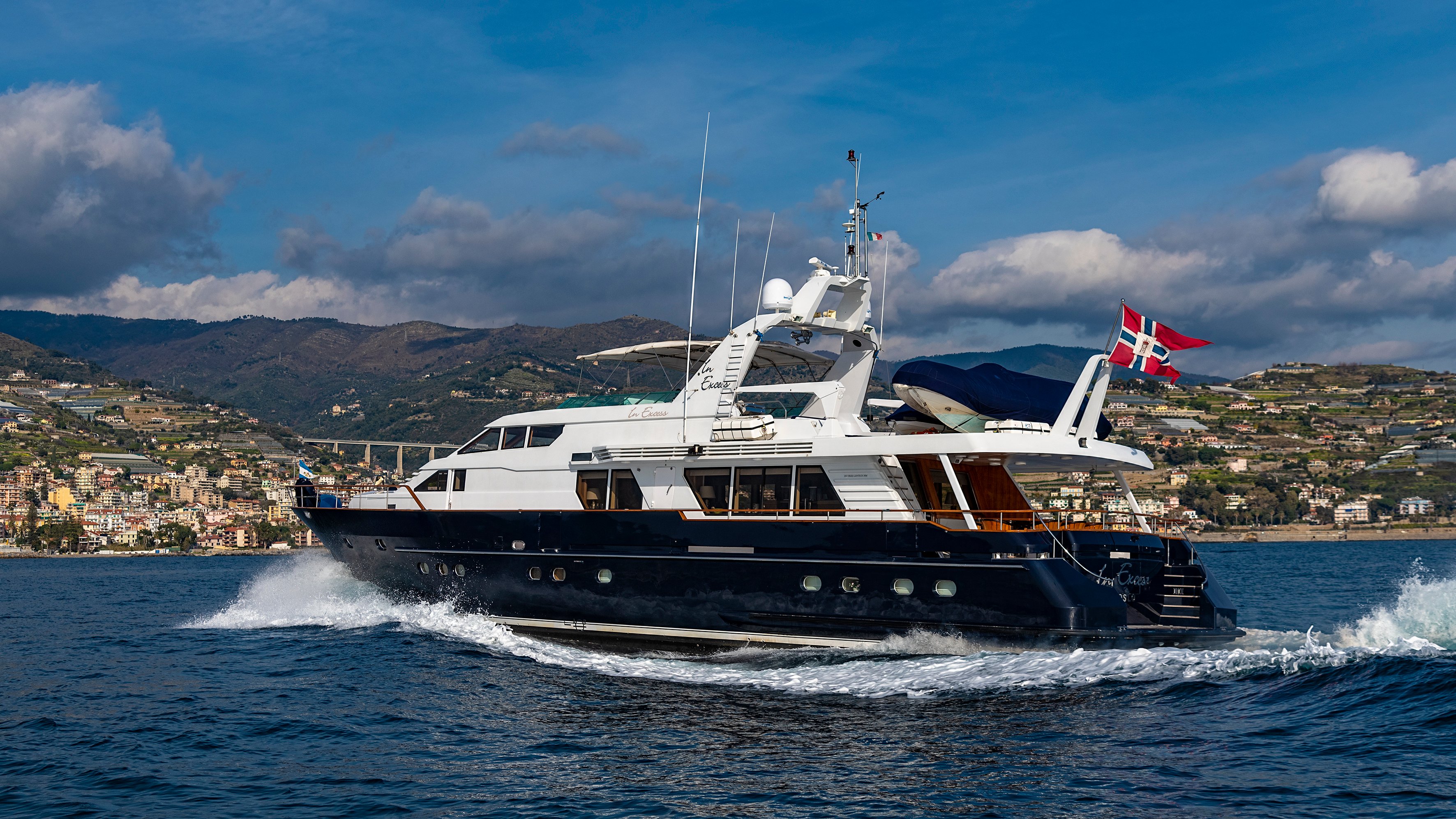 lowland-de-vries-lentsch-aluminium-planing-yacht-for-sale-03